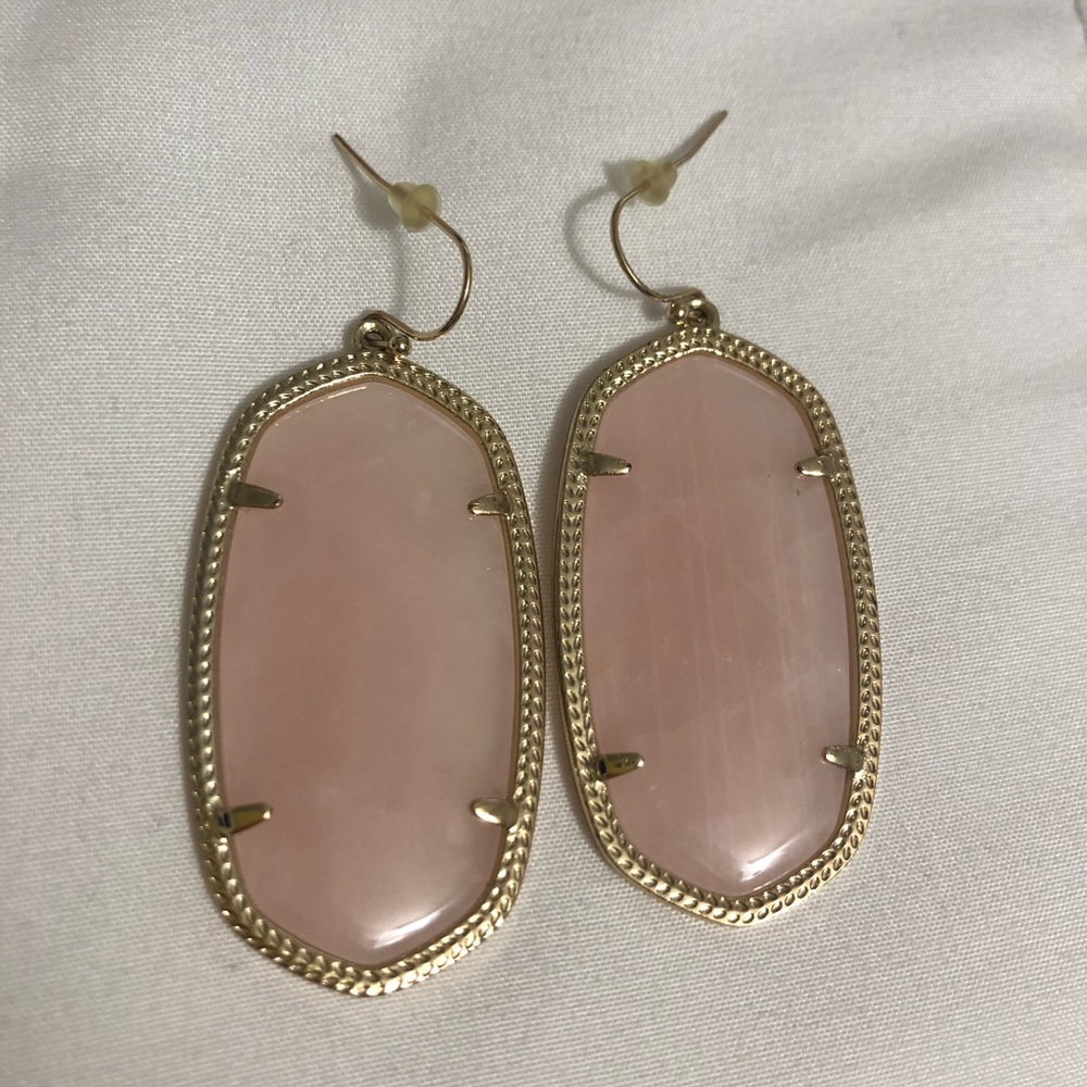 Kendra Scott Danielle Earrings. Gold rim